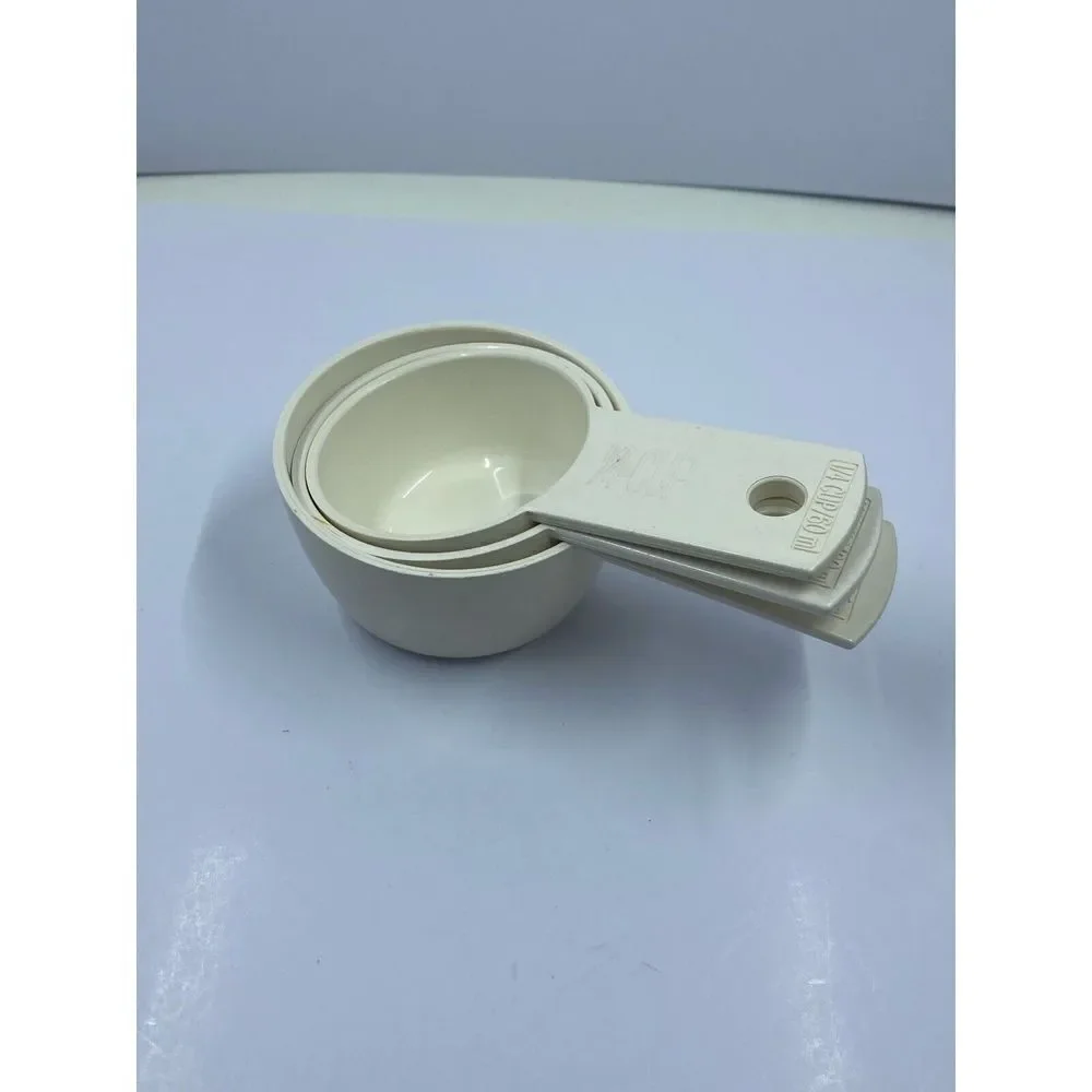 VINTAGE PYREX PLASTIC DRY NESTING MEASURING CUPS OFF-WHITE 1/4, 1/3, 1/2,
